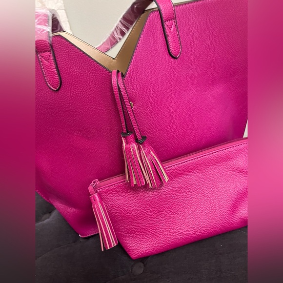 NWOT Neiman Marcus Large Magenta Tote with Matching Pouch - Picture 8 of 9